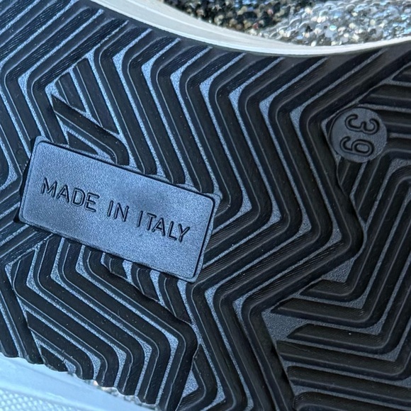 NWOT Cynthia Richard Lightning Strike Sneaker Women's 8 size 39 $245 sold out - Picture 13 of 14